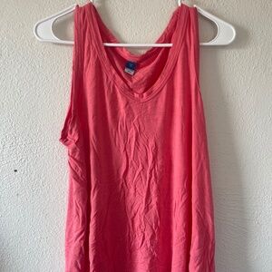 Womens Medium Flowy Tank Top